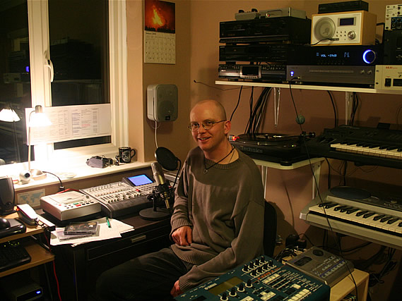 Andy recording his February show in his new studio - 18/1/09